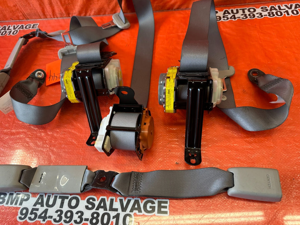2009 09 LEXUS ES350   REAR SEAT BELT SET   LEFT & RIGHT SEAT BELTS GRAY OEM 2448