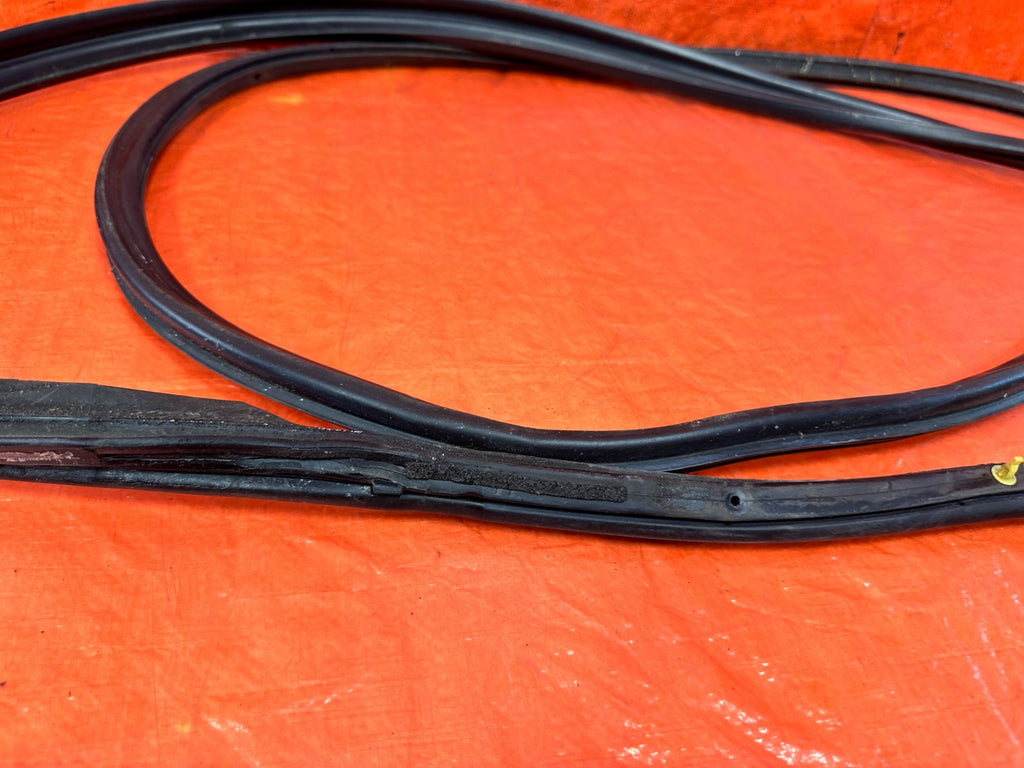 02-05 HONDA CIVIC SI EP3 HATCH - RIGHT - DOOR WEATHER STRIP TRIM SEAL GASKET 3066
