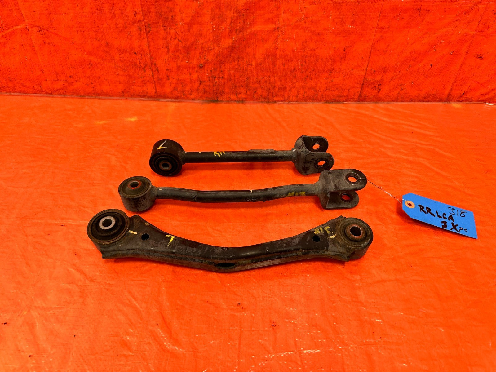 13 16 HYUNDAI GENESIS COUPE  PASSENGER RIGHT REAR LOWER CONTROL ARMS    OEM 3180