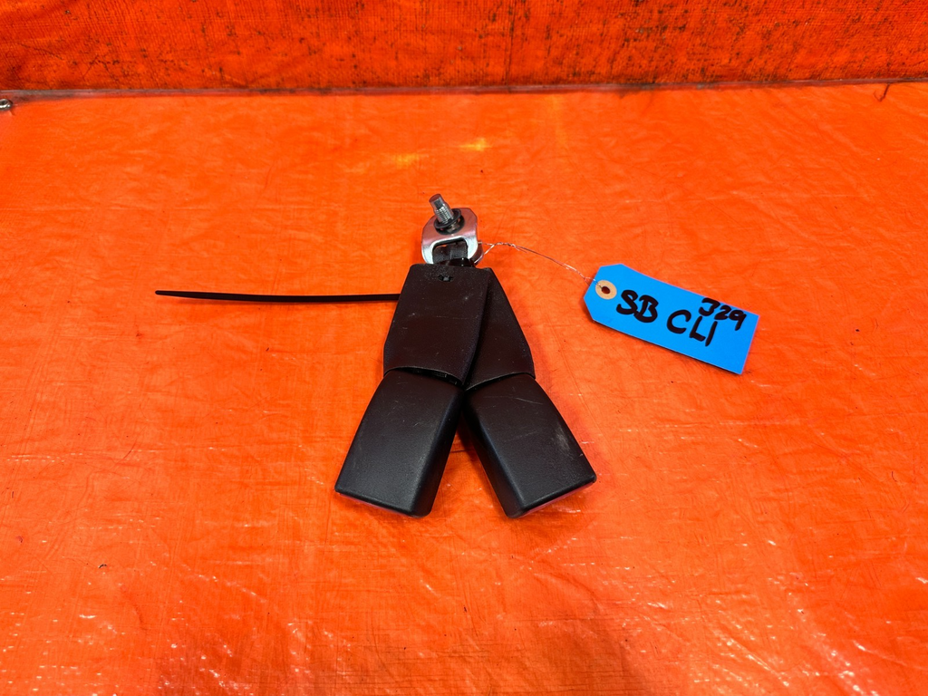 09 15 INFINITI G37 CONVERTIBLE LEFT & RIGHT REAR SEAT BELT CLIPS BUCKLES OEM 3290