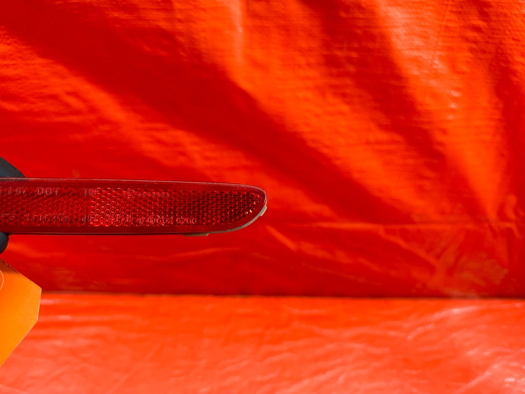 14 17 INFINITI Q50   SPORT   PASSENGER RIGHT REAR   BUMPER REFLECTOR   OEM #2156