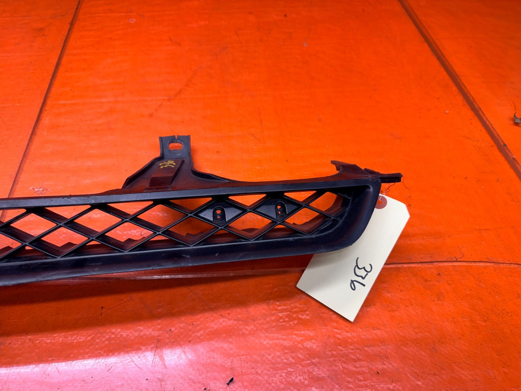 97 01 HONDA PRELUDE 2.2L FRONT BUMPER UPPER GRILLE GRILL ASSEMBLY OEM #3364