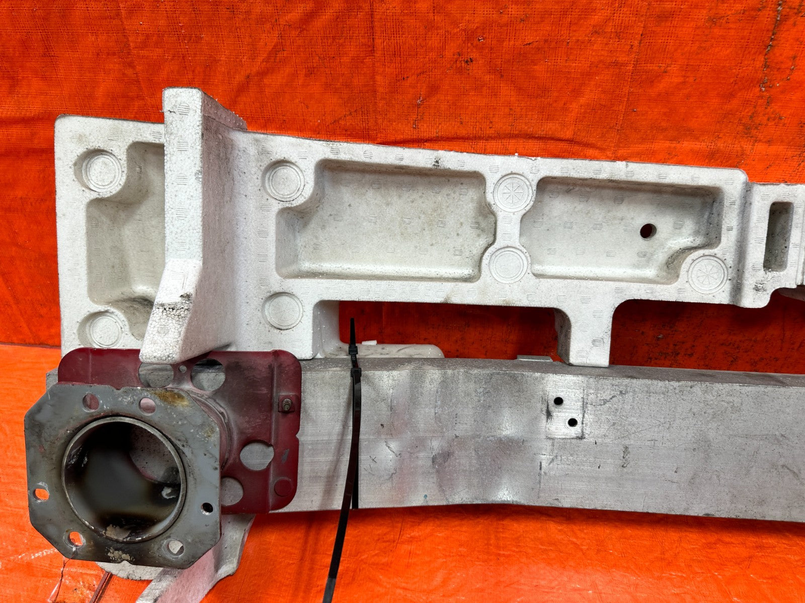 08 13 INFINITI G37 COUPE   REAR CRASH BEAM REINFORCEMENT RE BAR   OEM 32810