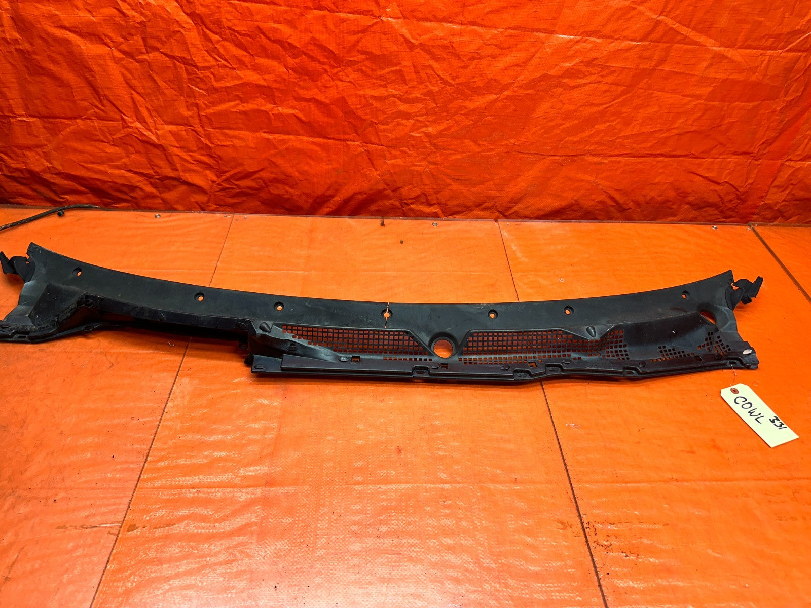 94 01 ACURA INTEGRA FRONT WINDSHIELD WIPER COWL PLASTIC TRIM OEM #3310