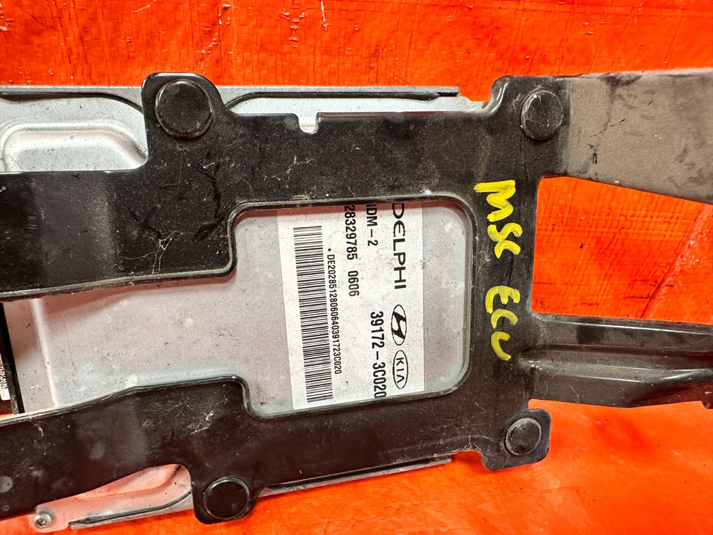 13 16 HYUNDAI GENESIS COUPE 3.8L   FUEL INJECTOR CONTROL MODULE 39172 3C020 #2995