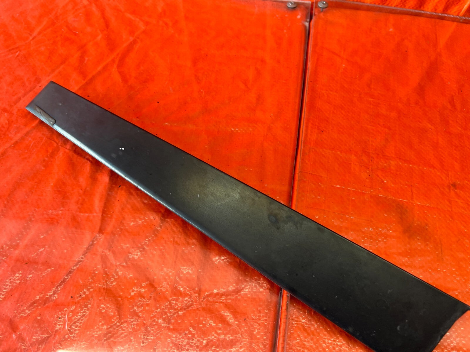96 00 HONDA CIVIC   SEDAN PASSENGER RIGHT REAR DOOR SASH TRIM MOLDING   OEM 1275
