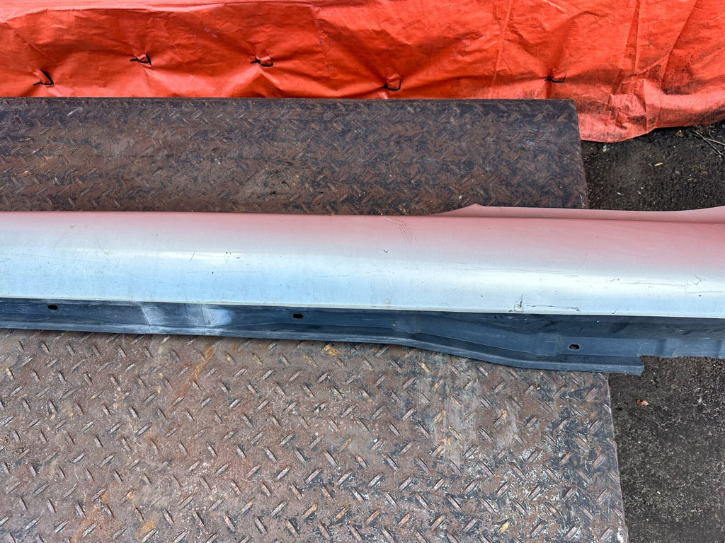 02 05 LEXUS SC430   SIDE SKIRT ROCKER MOLDING TRIM   LEFT SIDE   OEM FACTORY 2886