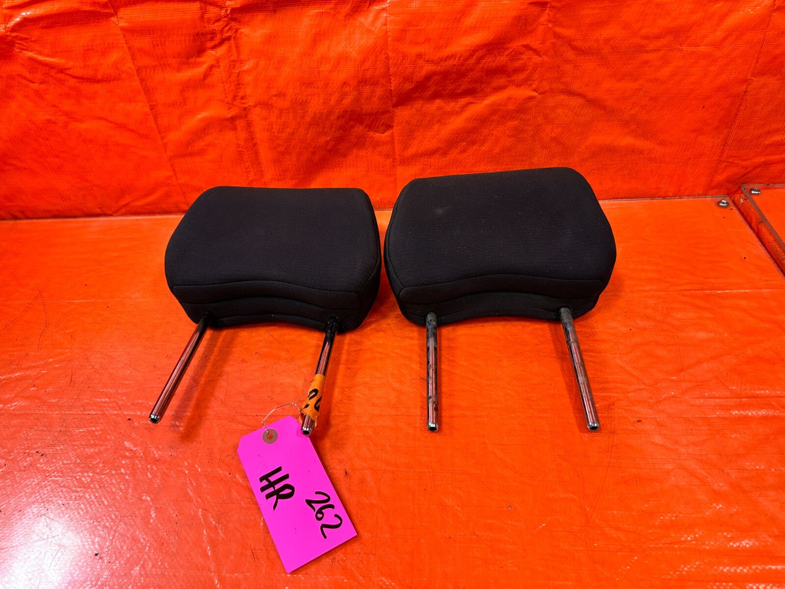 03 04 NISSAN 350Z   CLOTH   FRONT SEAT HEAD REST SET LEFT AND RIGHT   OEM #2629