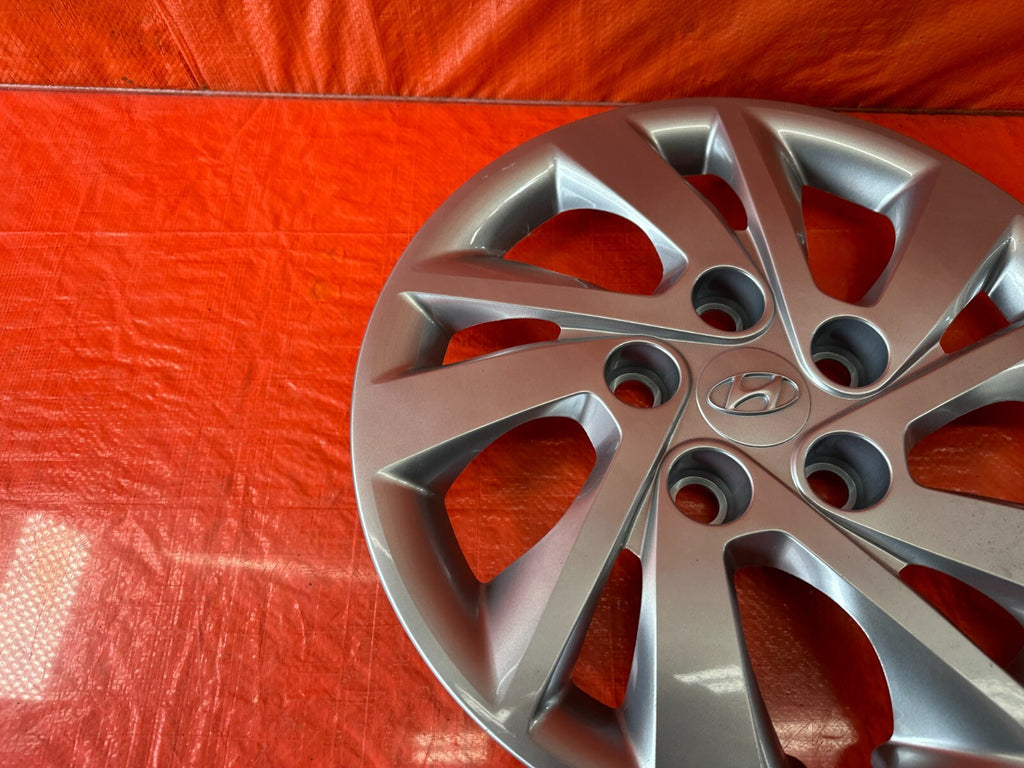17 20 HYUNDAI ELANTRA NEW PLASTIC FACTORY HUB CAP WHEEL COVER TRIM 52960 F200016