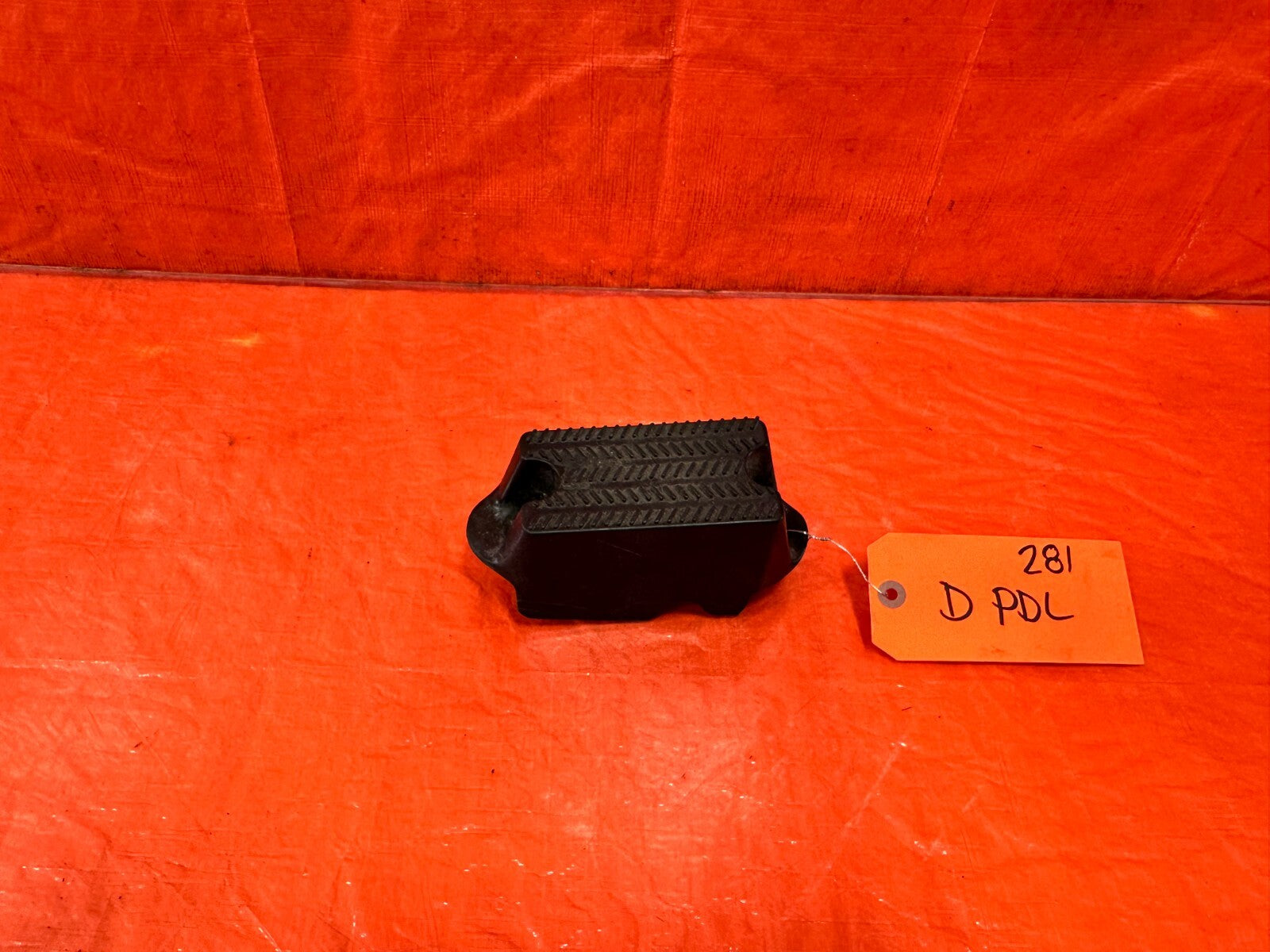 94 01 ACURA INTEGRA   FOOT REST / DEAD PEDAL ASSEMBLY   OEM FACTORY #2811