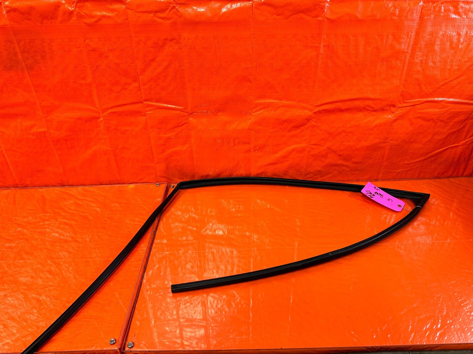 15 21 SUBARU WRX & STI LEFT FRONT WINDOW GLASS RUN CHANNEL   OEM #2660