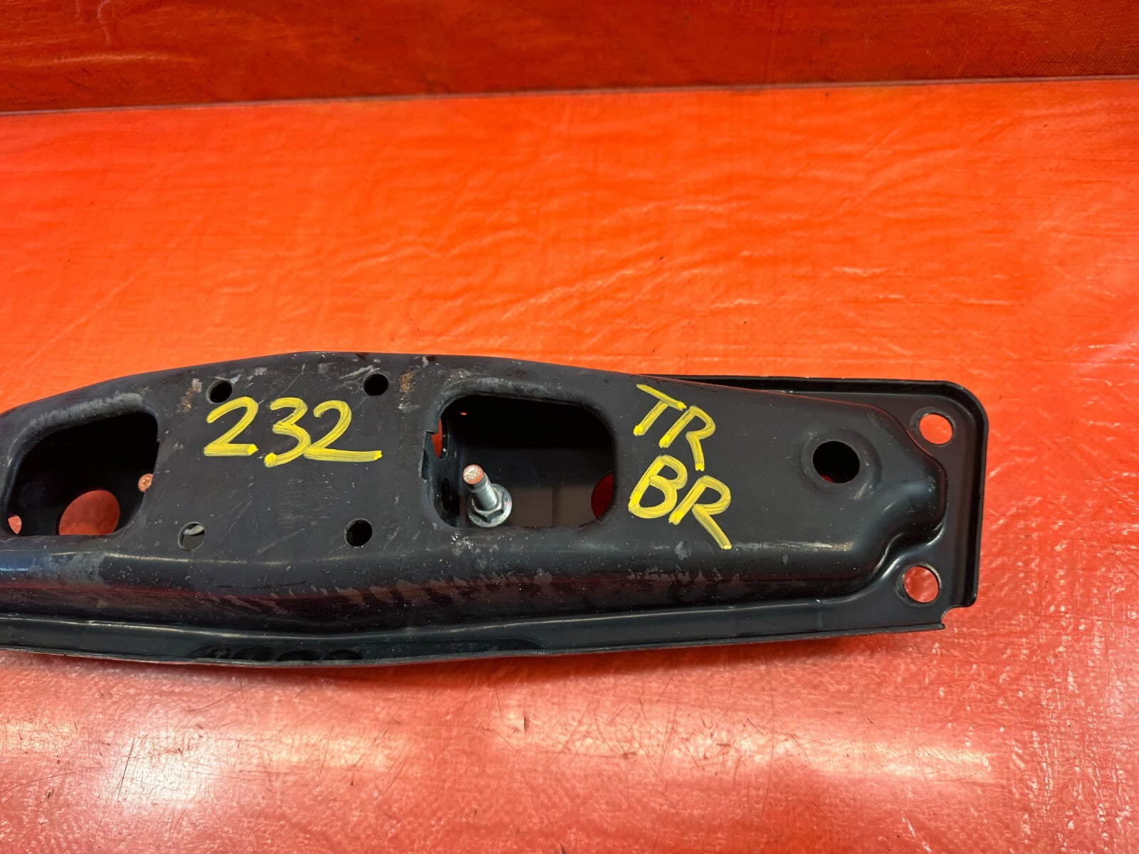 08 15 INFINITI G37 & Q60 COUPE   RWD ONLY   MANUAL TRANSMISSION BRACKET OEM #2322