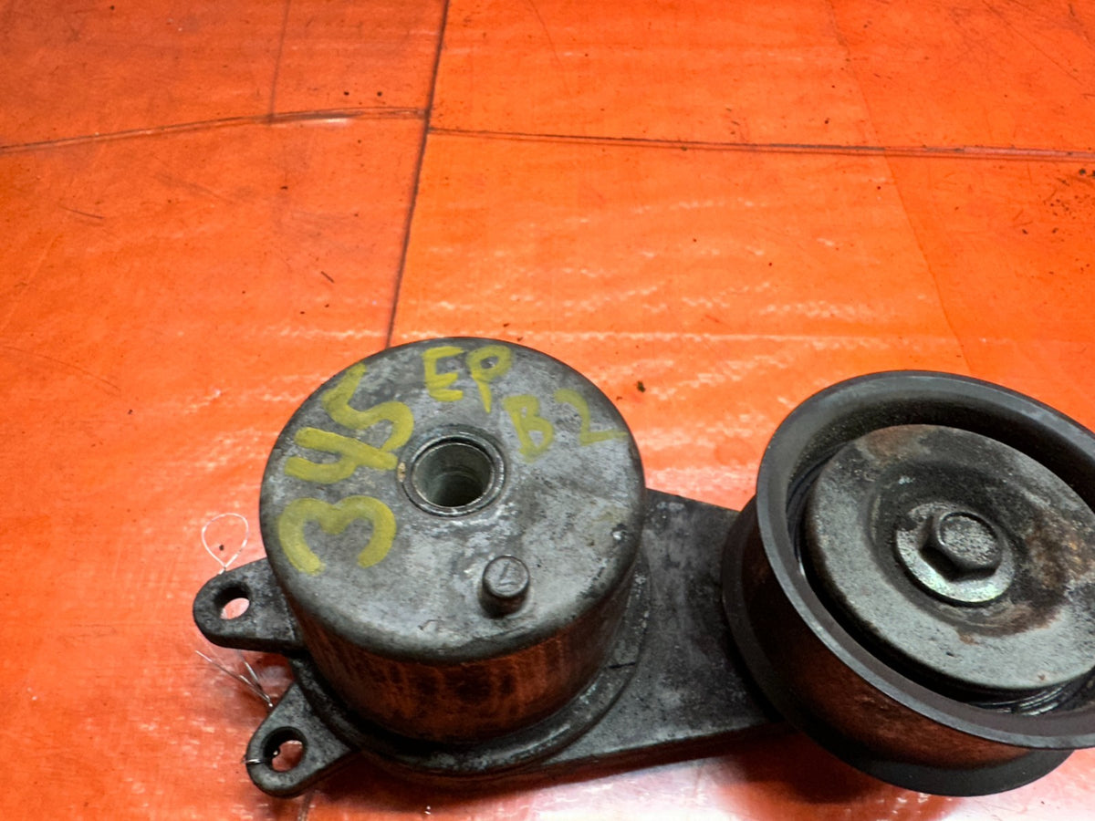 14-15 INFINITI Q50 3.7L AWD VQ37VHR DRIVE BELT TENSIONER IDLER PULLEY BRACKET #36