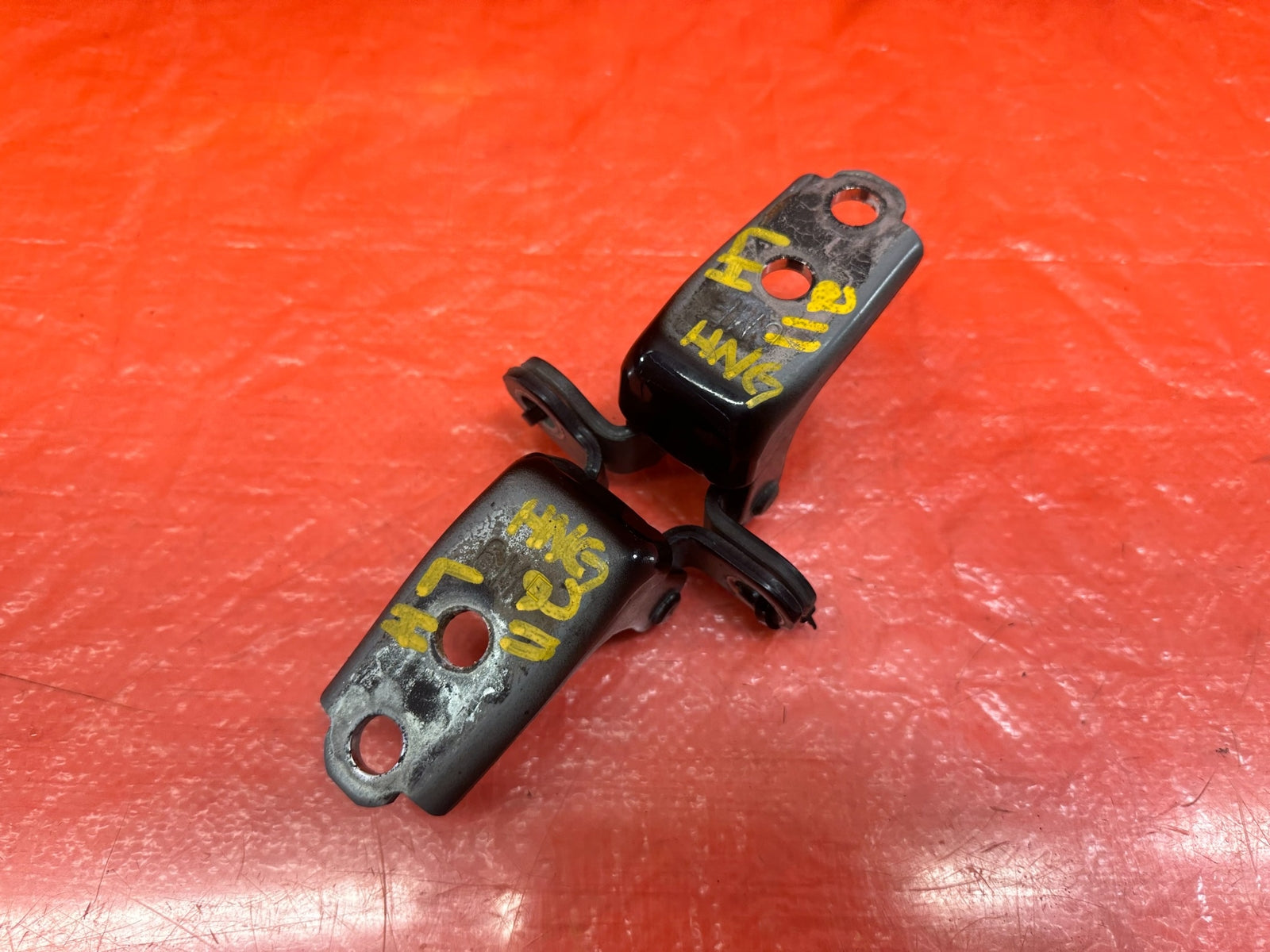 02 06 ACURA RSX   DRIVER LEFT FRONT DOOR HINGE SET UPPER LOWER   OEM #2117