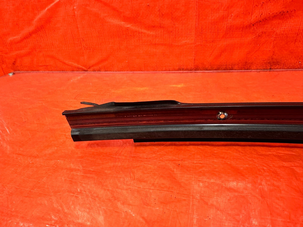 92 96 HONDA PRELUDE   RIGHT DOOR SASH TRIM MOLDING STRIP B PILLAR OEM 2737