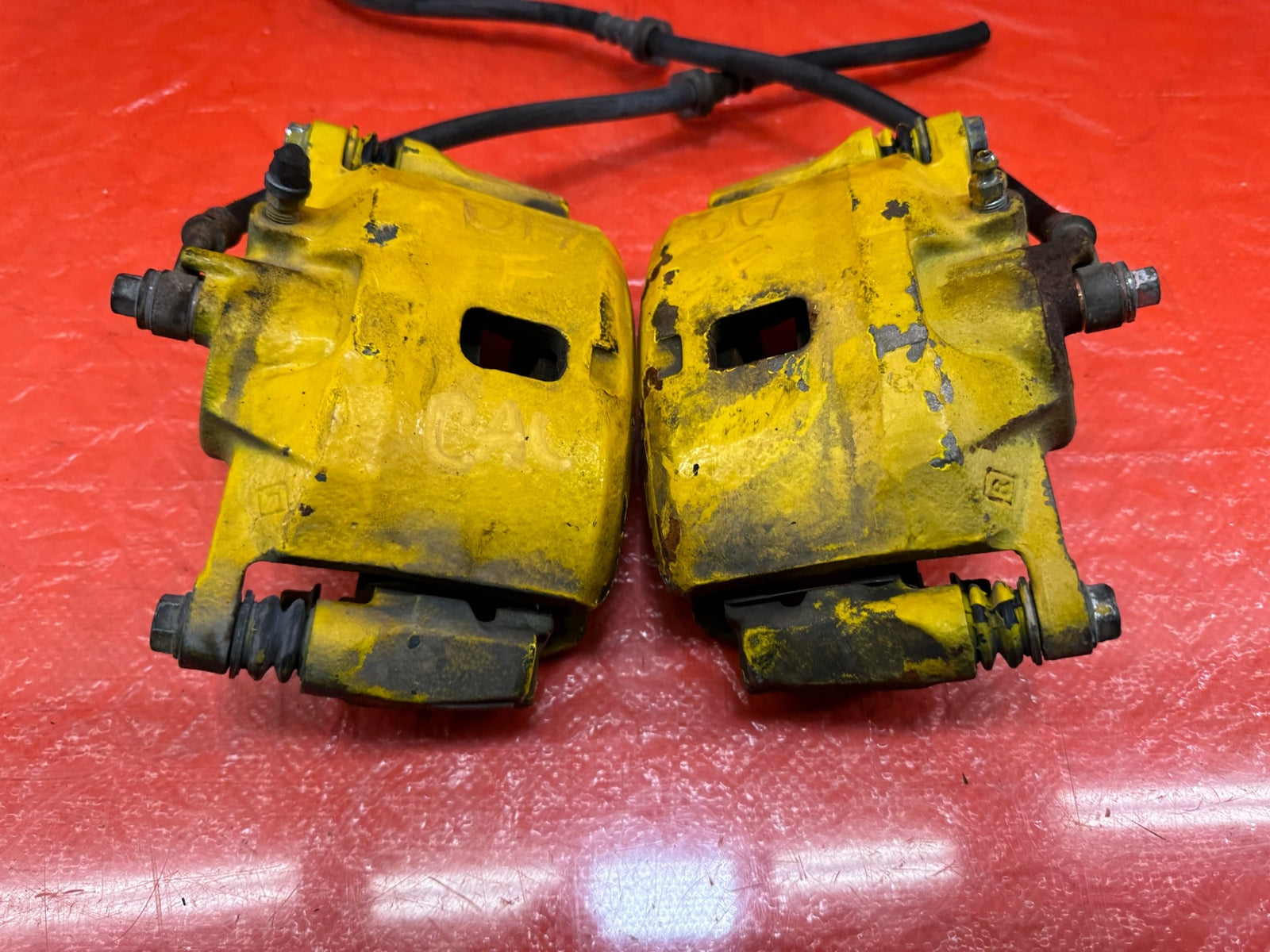 01 05 HONDA CIVIC EX MODEL LEFT AND RIGHT FRONT BRAKE CALIPERS OEM FACTORY #D175