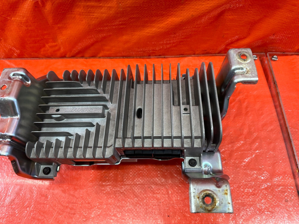 08 15 INFINITI G37 & Q60   2D COUPE   COMPLETE FACTORY BOSE AMPLIFIER   OEM #2075