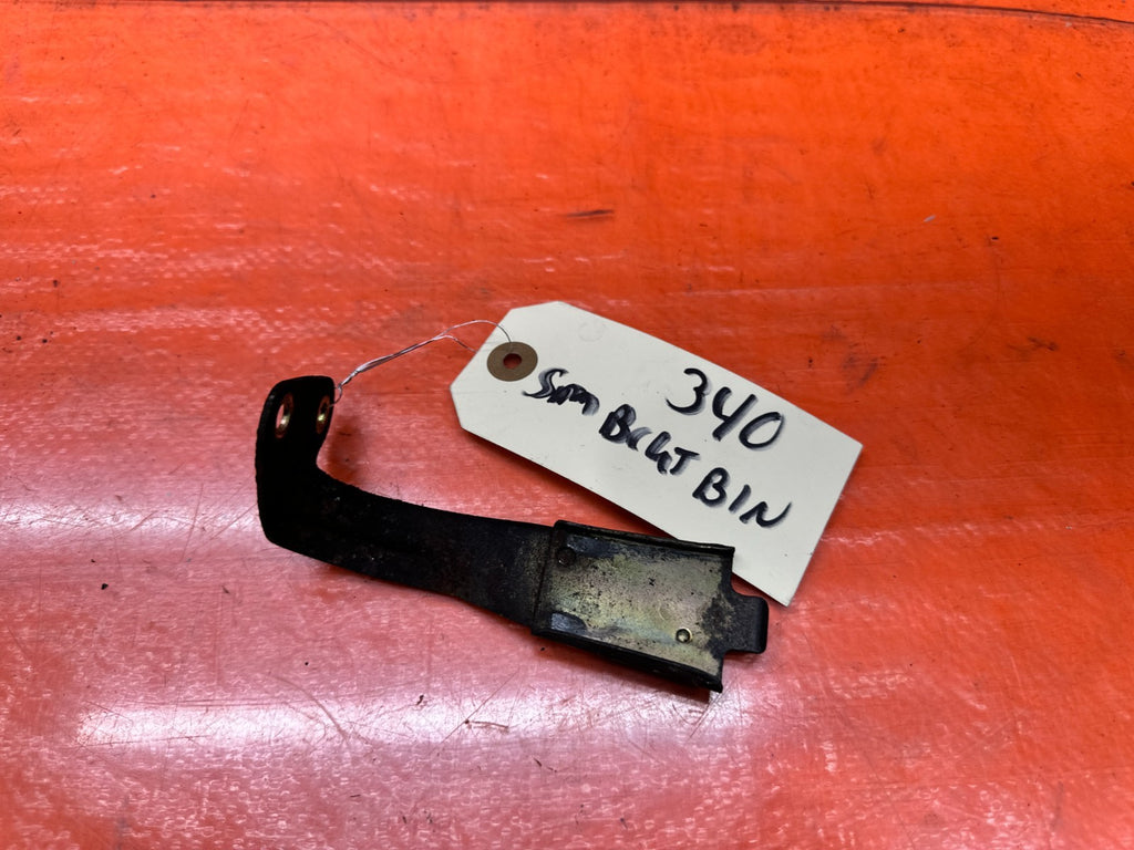 94-01 ACURA INTEGRA POWER STEERING RESERVOIR TANK MOUNT BRACKET OEM #3407