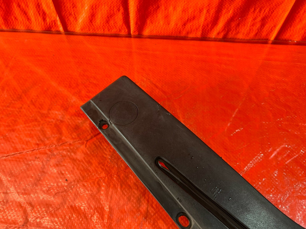 90 96 NISSAN 300ZX   PASSENGER RIGHT   DOOR FINISHER TRIM PLASTIC SASH OEM #85 6