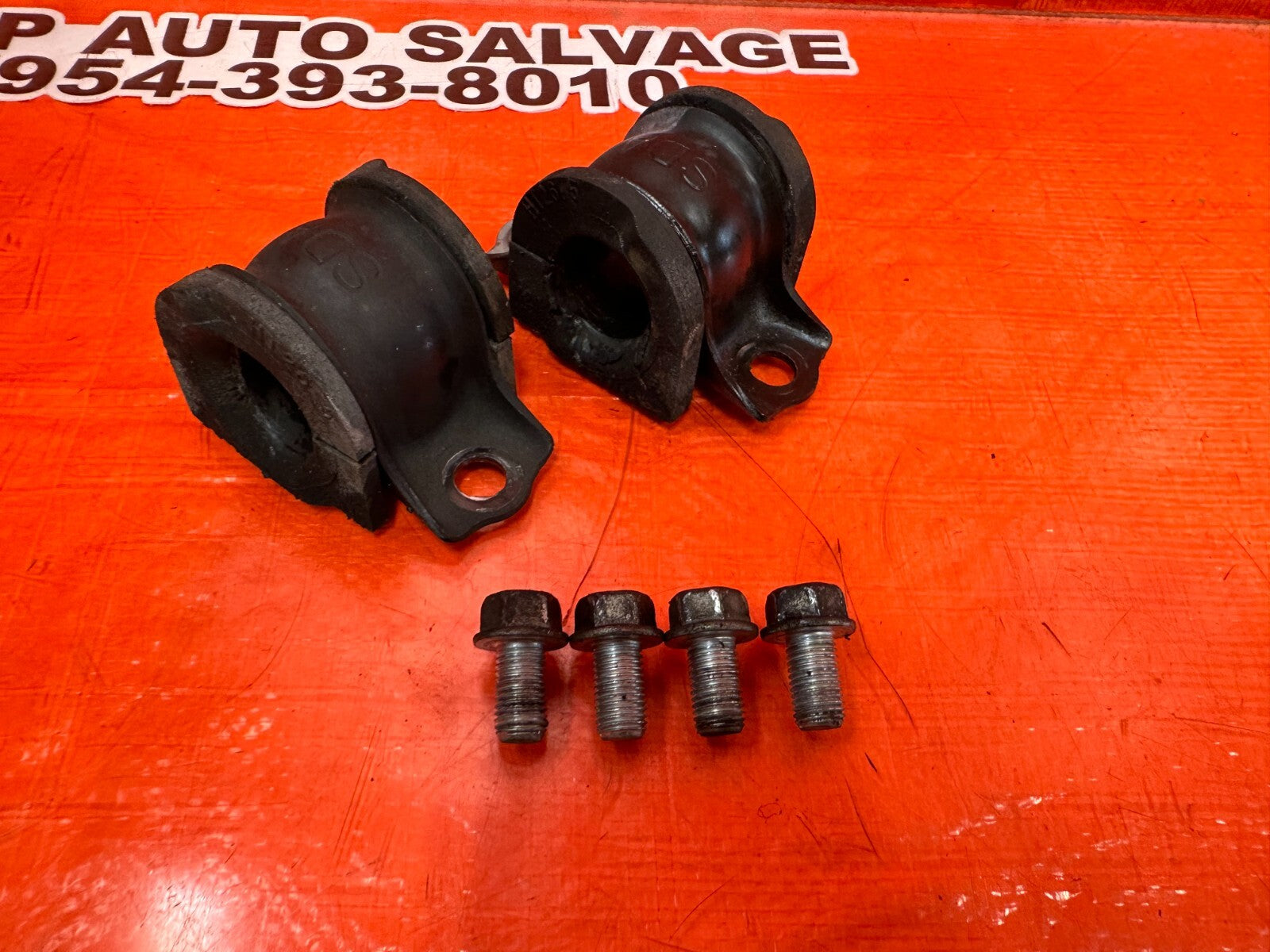 08 12 HONDA ACCORD SEDAN   LEFT & RIGHT FRONT SWAY BAR BRACKETS   OEM #2513
