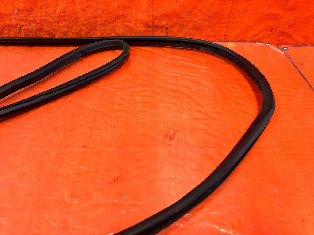 06 11 CIVIC 4D SEDAN   PASSENGER RIGHT REAR WEATHER STRIP SEAL GASKET OEM #3076