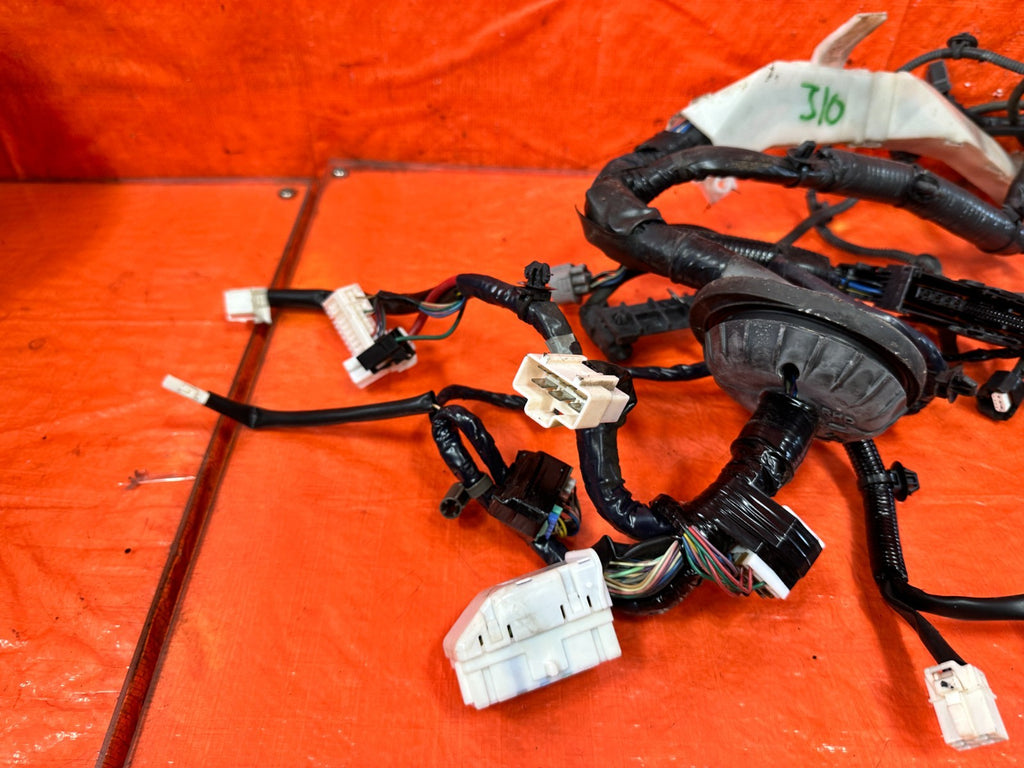 09 10 INFINITI G37 CONVERTIBLE ENGINE BAY / UNDER HOOD WIRING HARNESS WIRE LOOM1