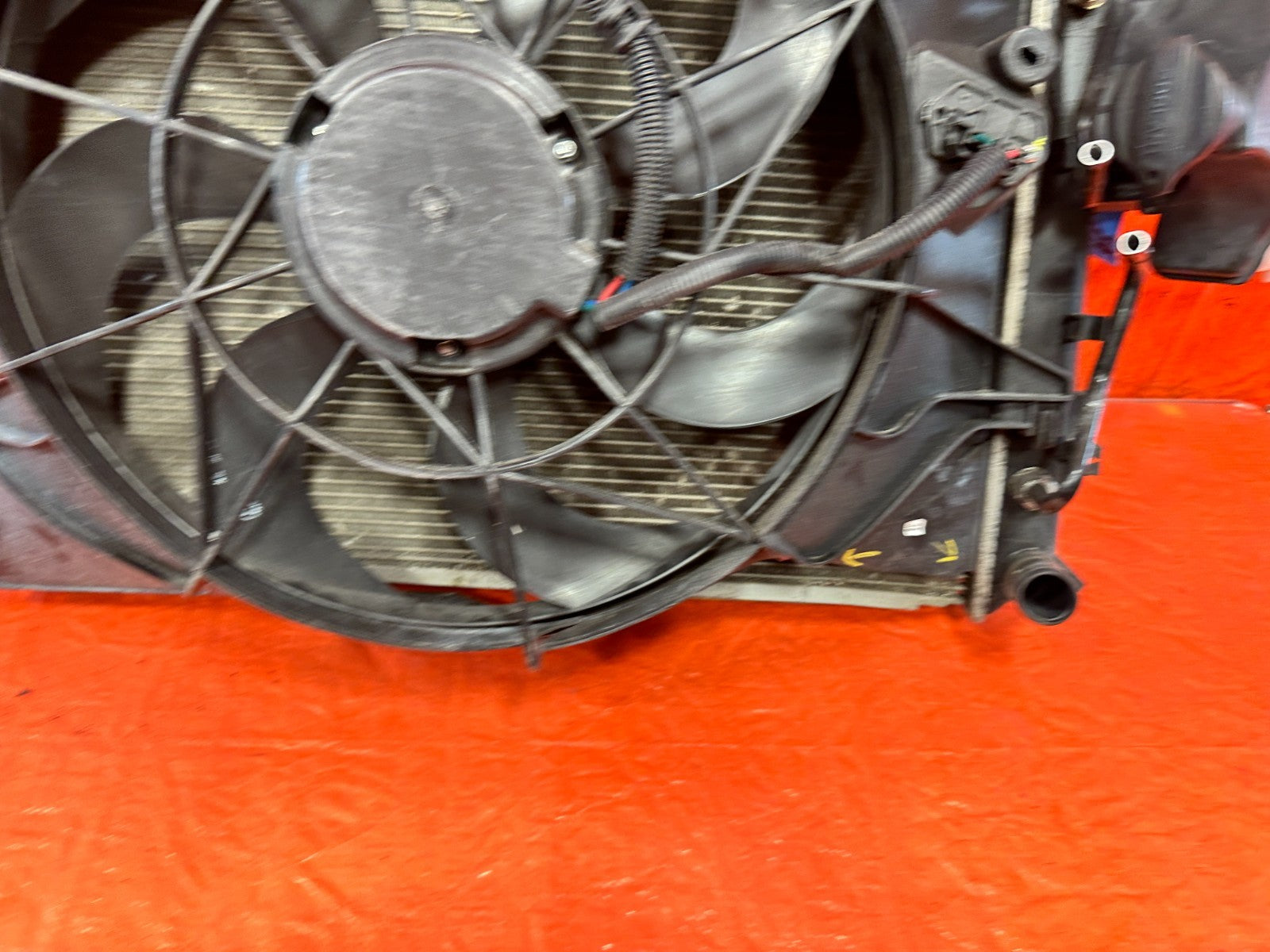 HYUNDAI GENESIS COUPE RADIATOR TANK COOLING FANS & CONDENSER  LITE DAMAGE 31811