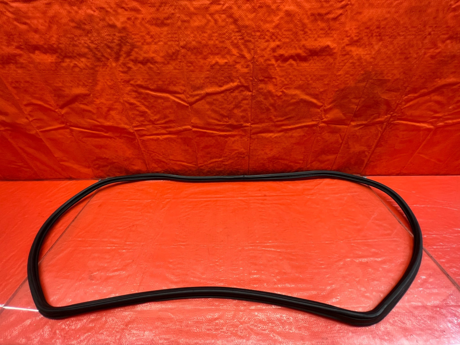 02 05 HONDA CIVIC SI EP3 HATCH TAILGATE TRUNK HATCH LATCH WEATHER TRIM STRIP 2300