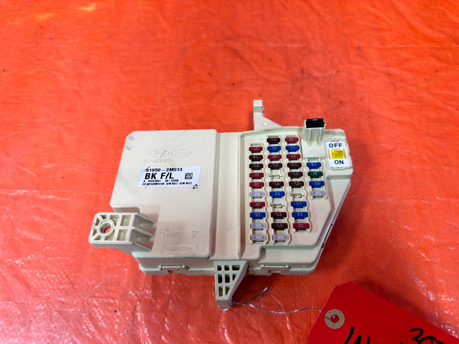 13 16 HYUNDAI GENESIS COUPE   INTERIOR CABIN UNDER DASH FUSE BOX PANEL OEM 3022