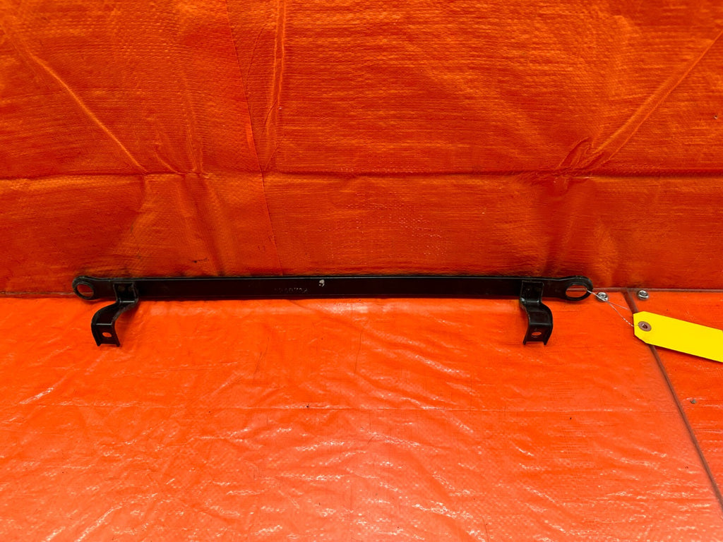 94 01 ACURA INTEGRA   AC CONDENSER ASSEMBLY MOUNTING BRACKET BAR MOUNT OEM #2265