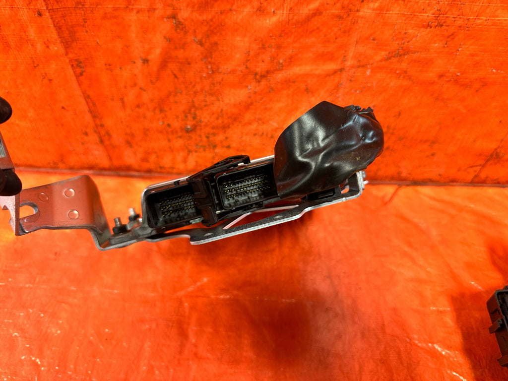 14 15 INFINITI Q60   AUTOMATIC ENGINE COMPUTER ECY W/ BCM / KEY  / FOB   OEM 3299