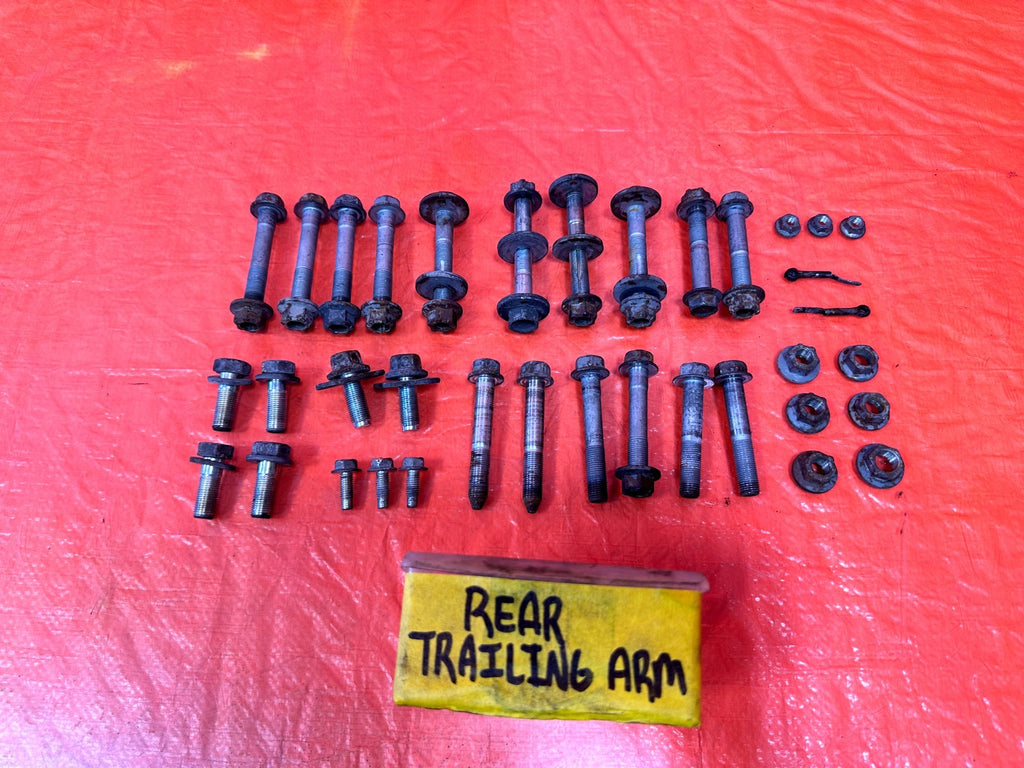 08 15 INFINITI G37 Q60   REAR TRAILING ARM CASTER CAMBER BOLTS HARDWARE OEM 3280