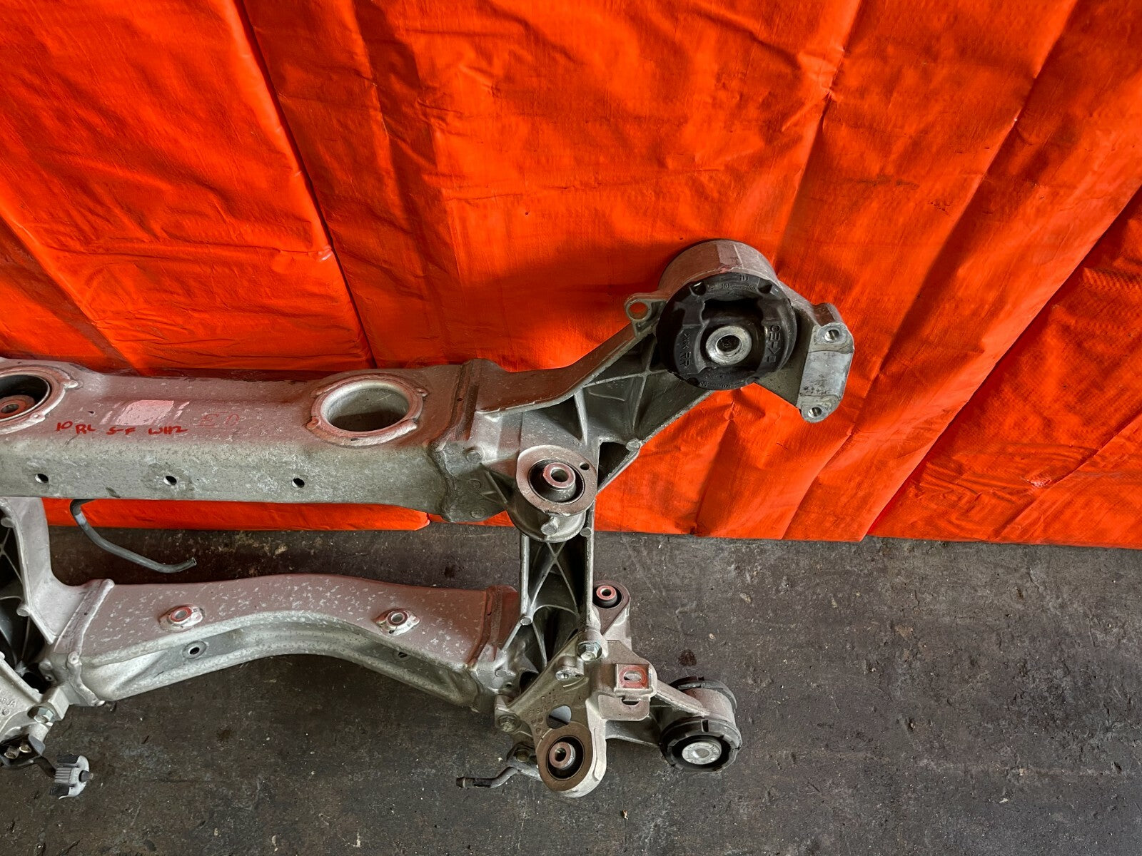 09 12 ACURA RL   REAR   CROSS MEMBER K FRAME SUB FRAME CRADLE   50300 SJA E02 4