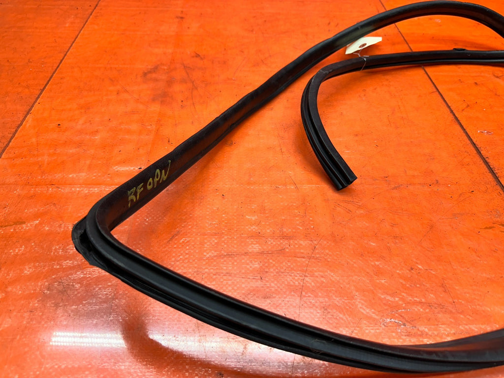 92 96 HONDA PRELUDE RIGHT DOOR OPENING WEATHERSTRIP OEM #33216