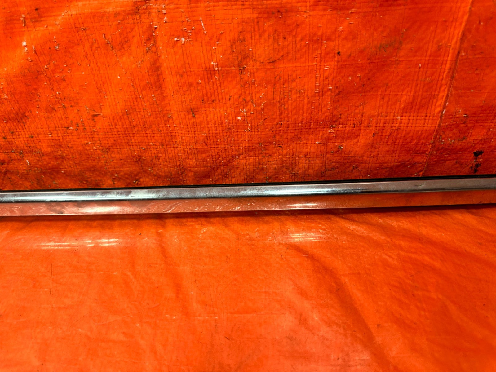 04 08 ACURA TSX DRIVER LEFT FRONT EXTERIOR WINDOW GLASS TRIM   OEM FACTORY #3042