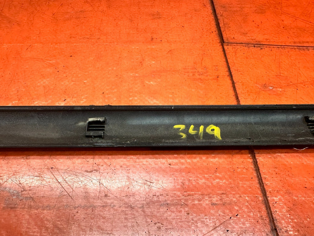 94-01 ACURA INTEGRA 2D COUPE RIGHT PASSENGER REAR QUARTER PANEL MOULDING OEM #349