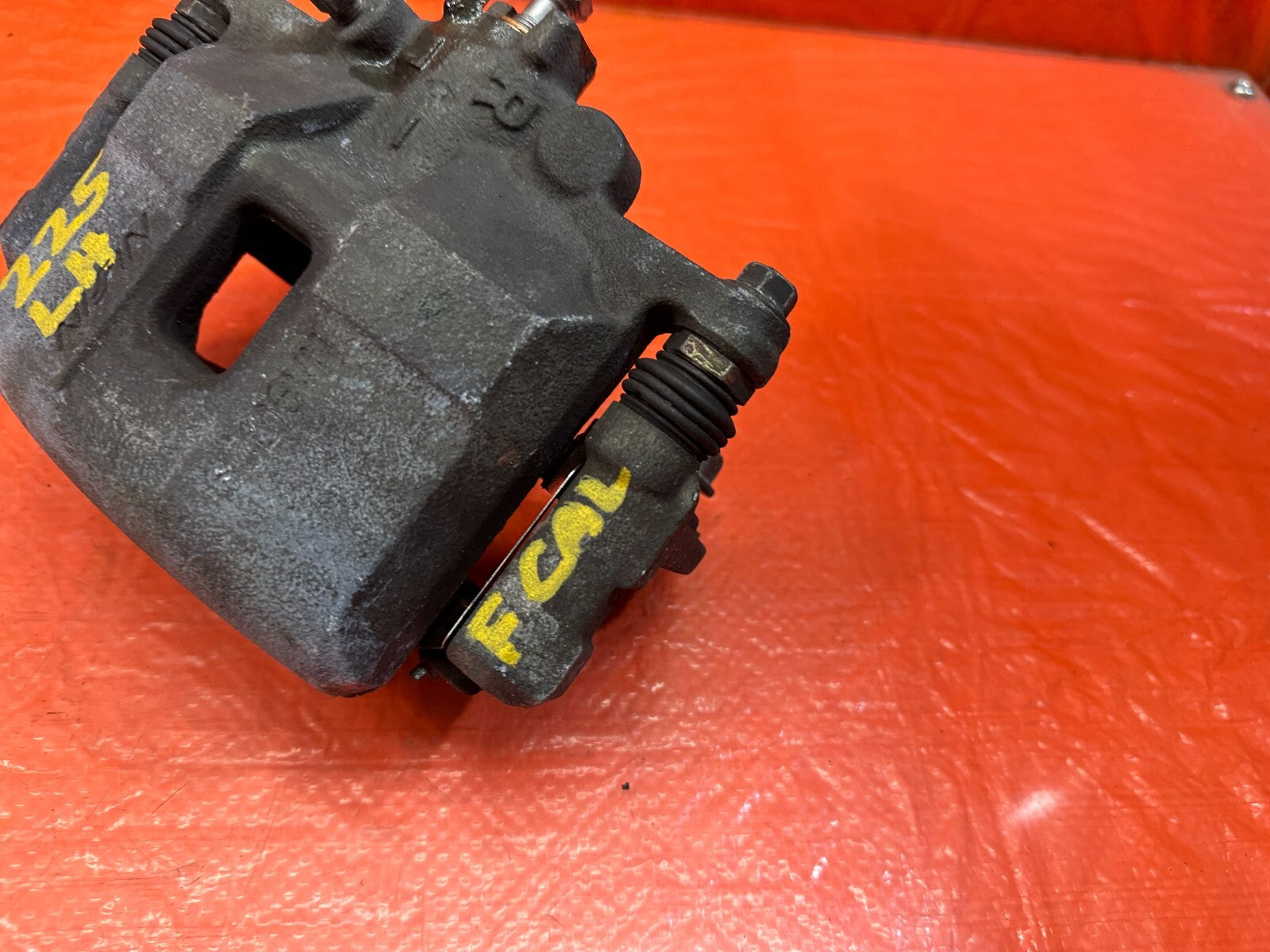 00 09 HONDA S2000   DRIVER LEFT FRONT BRAKE CALIPER   OEM FACTORY 2251