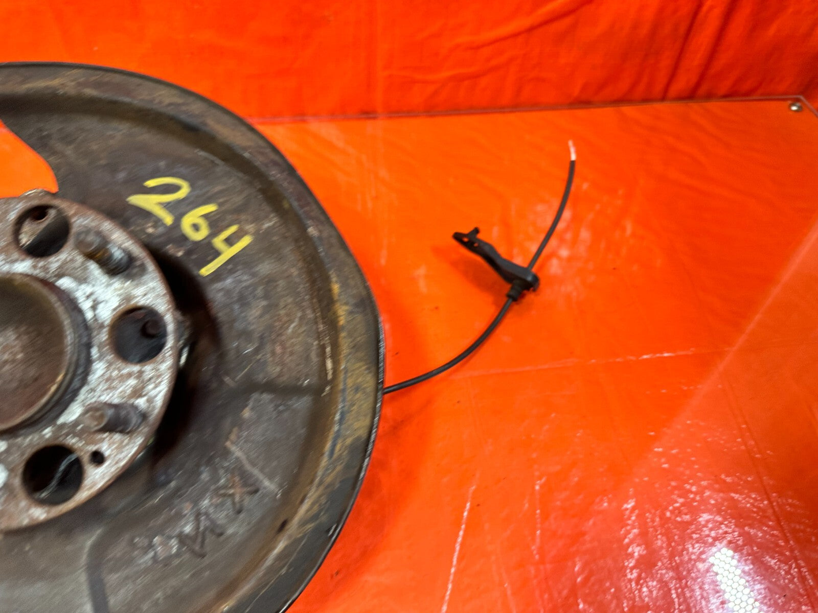 06 11 HONDA CIVIC SI   DRIVER LEFT REAR   SPINDLE KNUCKLE HUB   OEM #2646