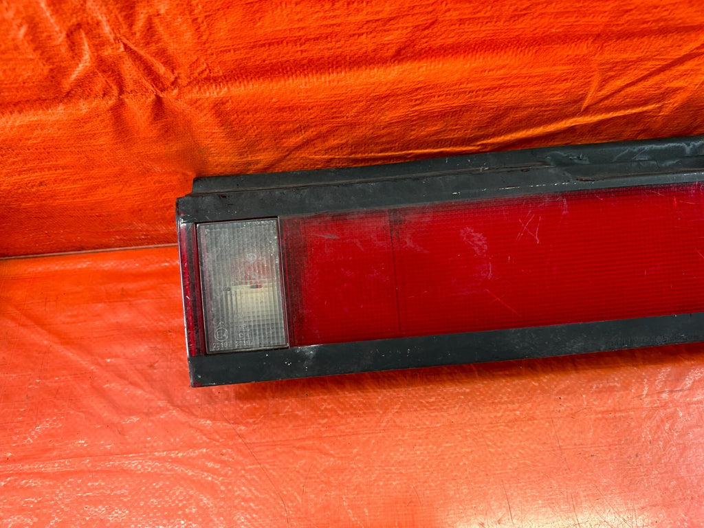 88 89 HONDA CRX   CENTER TAIL LIGHT MIDDLE TAIL LAMP   OEM FACTORY #2435