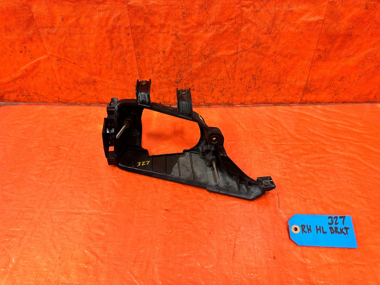 92 95 HONDA CIVIC   2D COUPE   PASSENGER RIGHT HEADLIGHT BRACKET HOUSING 3270