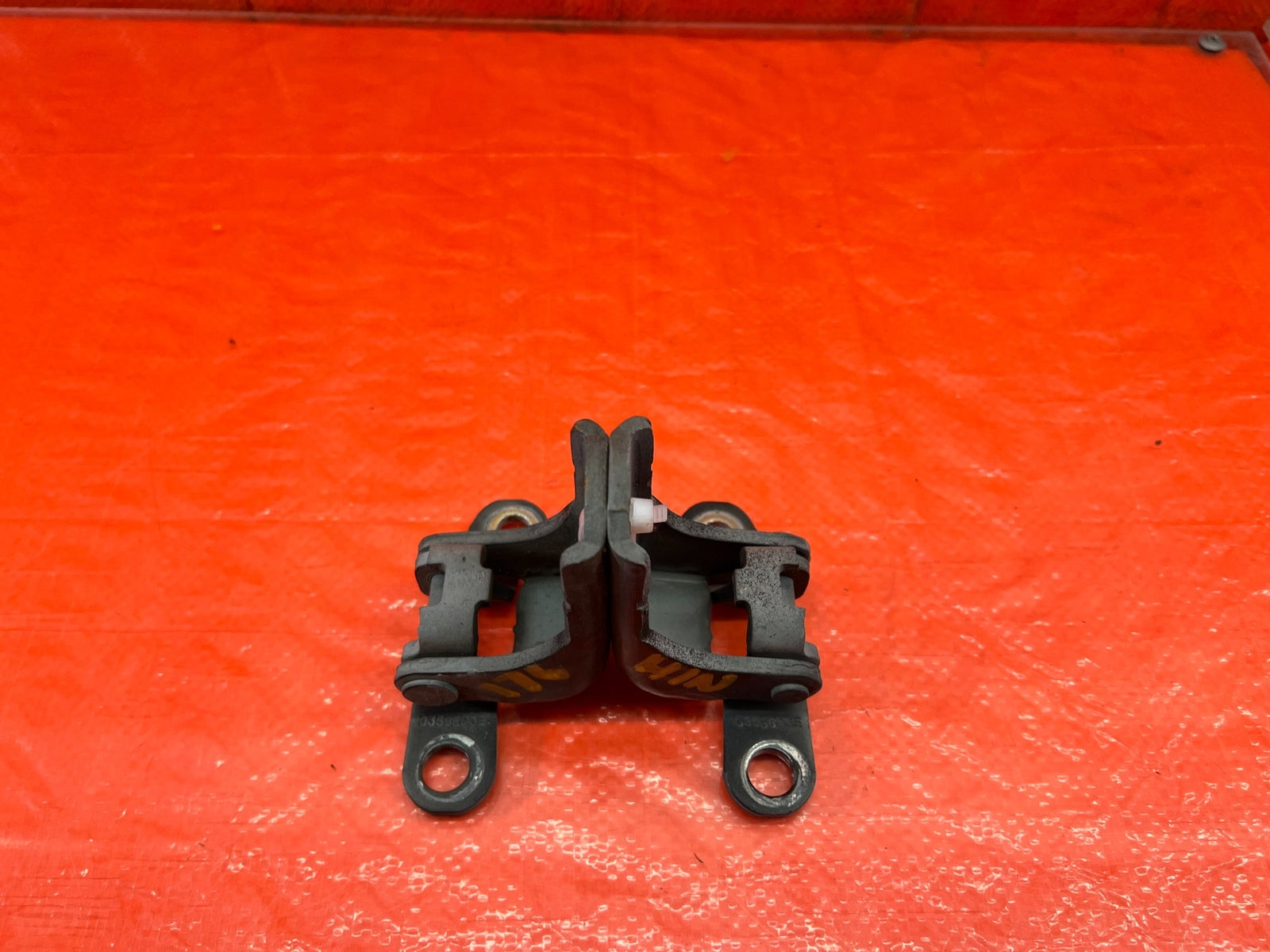02 05 HONDA CIVIC SI EP3 HATCHBACK DOOR HINGE SET UPPER & LOWER   LEFT   OEM 1769