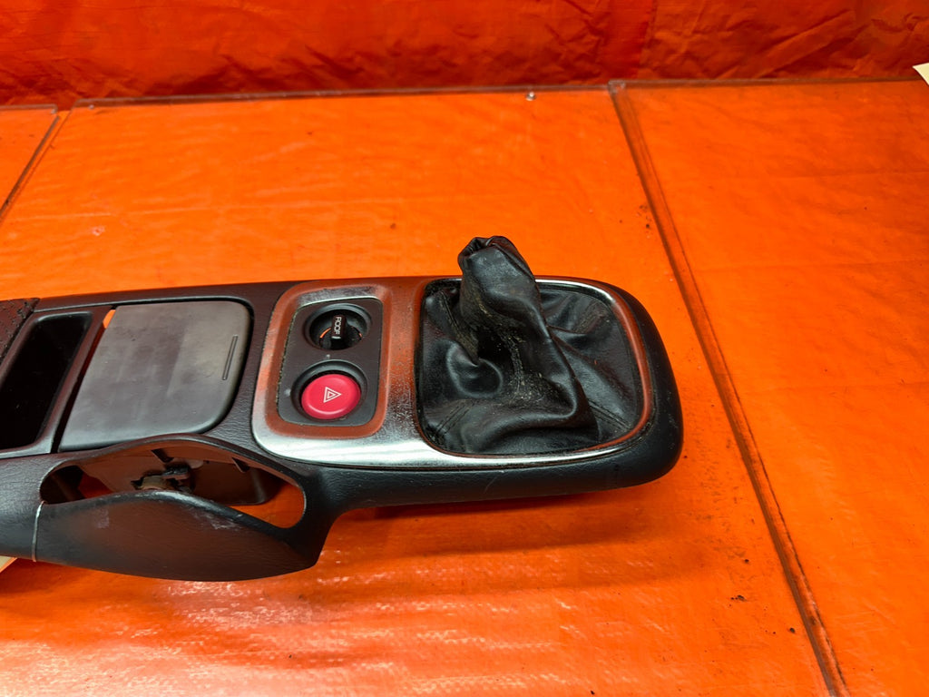 00 03 HONDA S2000 AP1 2.0L CENTER CONSOLE ARMREST SHIFTER TRIM BEZEL BLACK #33715