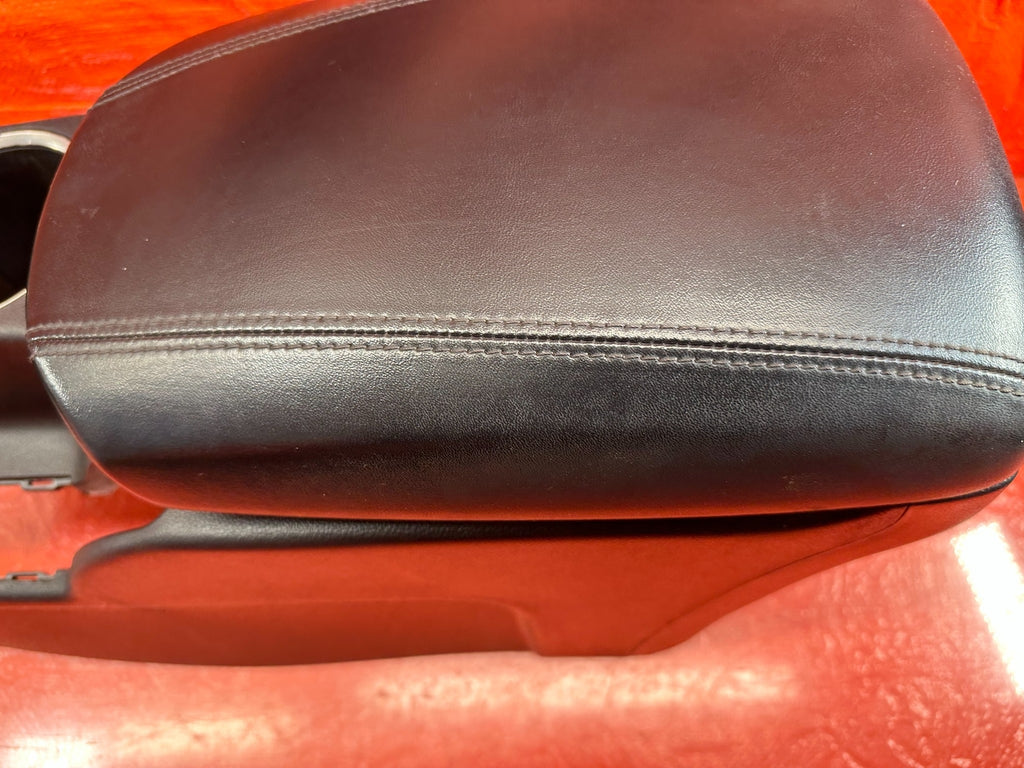 13 16 HYUNDAI GENESIS COUPE   ARM REST / CENTER CONSOLE STORAGE   OEM #2195