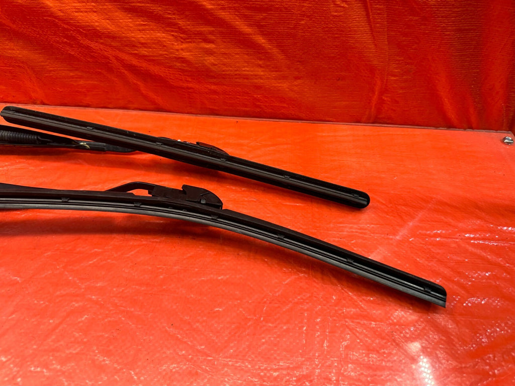 00 09 HONDA S2000   LEFT & RIGHT WINDSHIELD WIPER ARMS   OEM FACTORY #19810