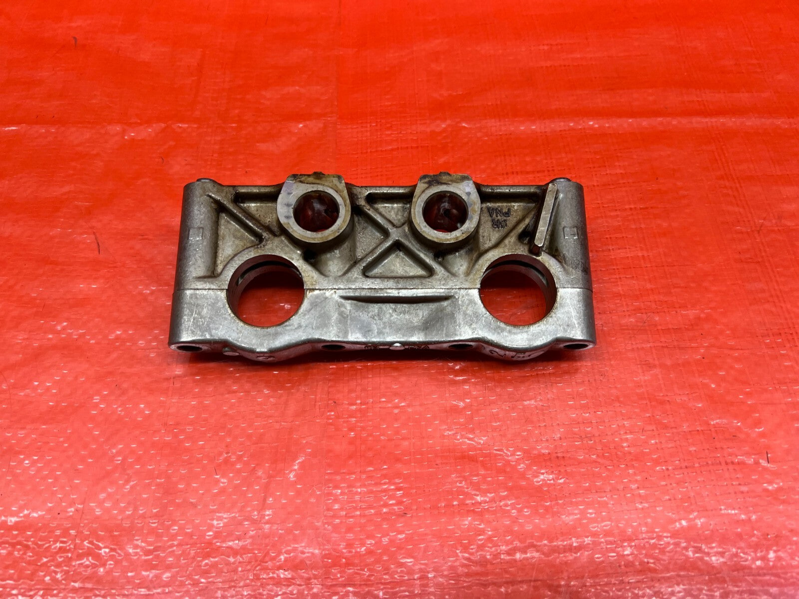02 06 ACURA RSX TYPE S   K20A2   CAMSHAFT CAM CAP TOWER HOLDER   HOLDER #2   OEM8