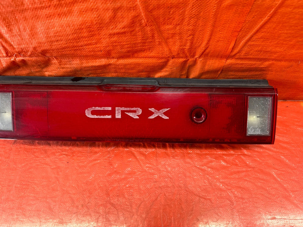 88 89 HONDA CRX   CENTER TAIL LIGHT MIDDLE TAIL LAMP   OEM FACTORY #243 13