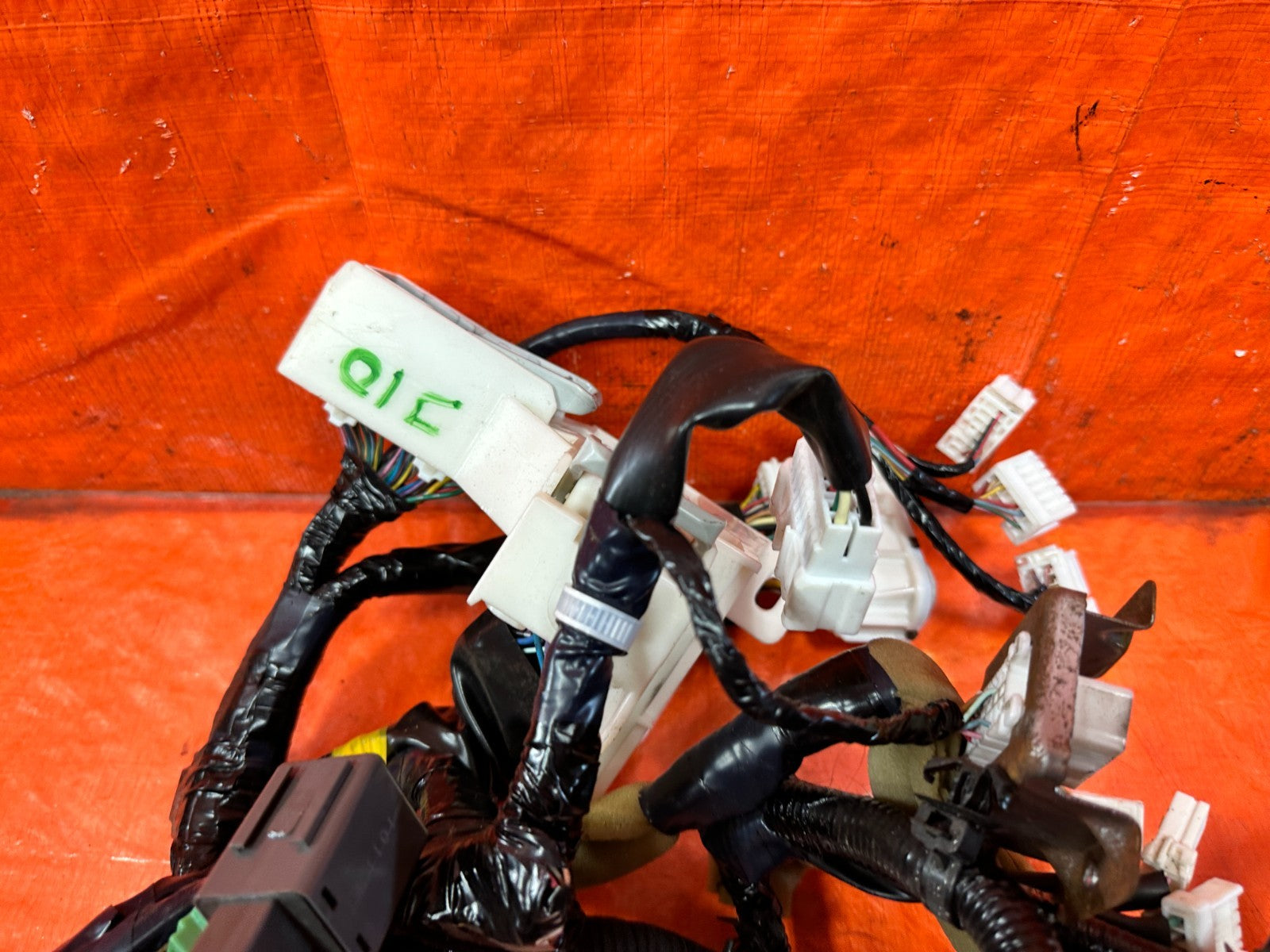 09 10 INFINITI G37 CONVERTIBLE   MAIN HARNESS   PART # 24010 1NY0B   OEM 31010