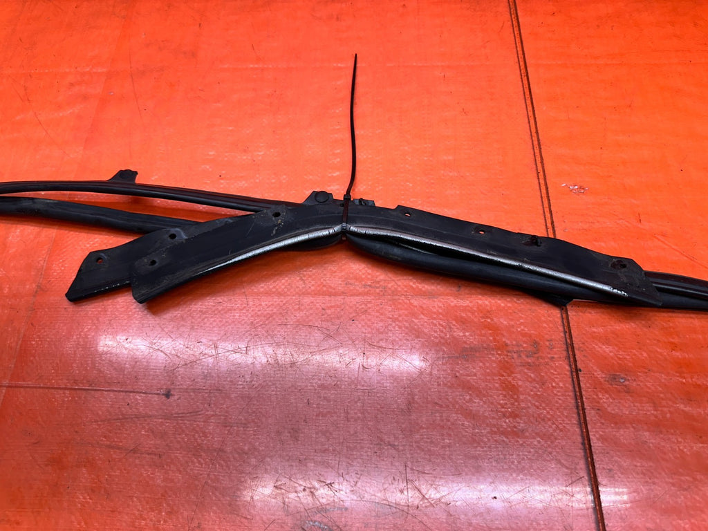 97 01 HONDA PRELUDE 2.2L FRONT HOOD COWL WEATHERSTRIP RUBBER SEAL TRIM OEM #3358
