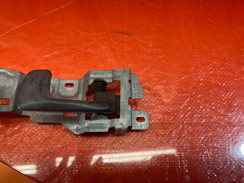99 00 HONDA CIVIC   COUPE & HATCH   PASSENGER RIGHT INTERIOR DOOR HANDLE OEM 1305