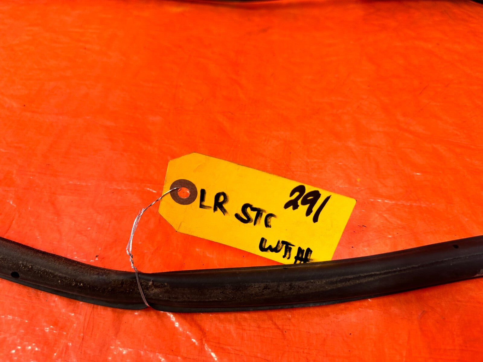 04 08 ACURA TSX   LEFT REAR   DOOR TO CHASSIS WEATHER STRIP OPEN TRIM OEM #2911